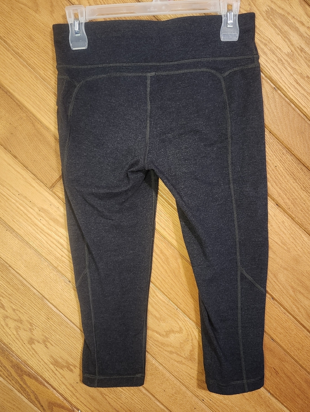 Fila Sport Small Dark Gray Active Cropped Leggings with Side And Back Pockets - Picture 7 of 10
